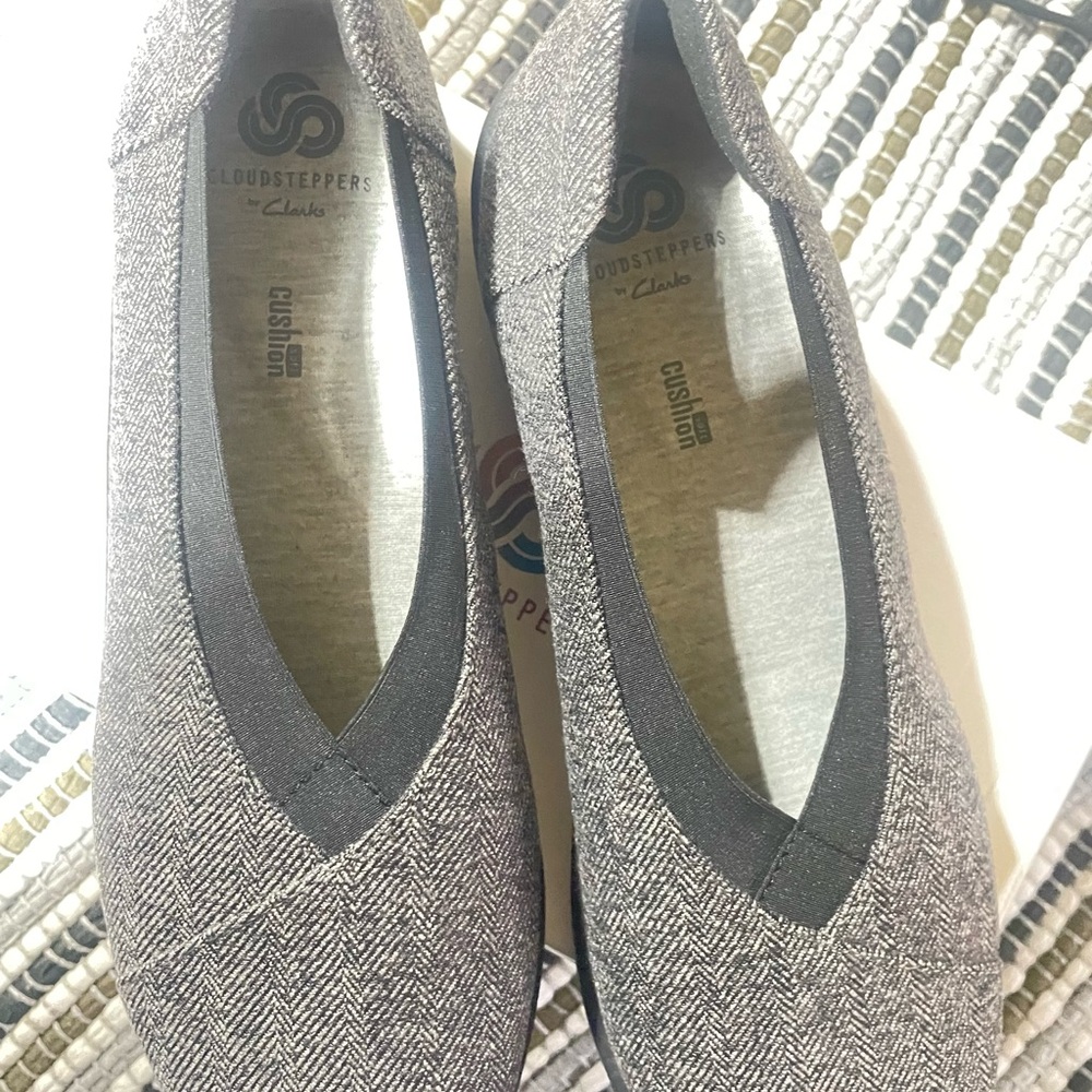 Cloudsteppers by Clarks Women's Gray Flats